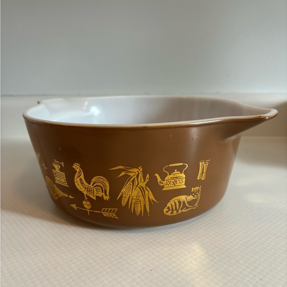 Vintage Pyrex Early American dish 2 1/2qt. - Picture 4 of 7